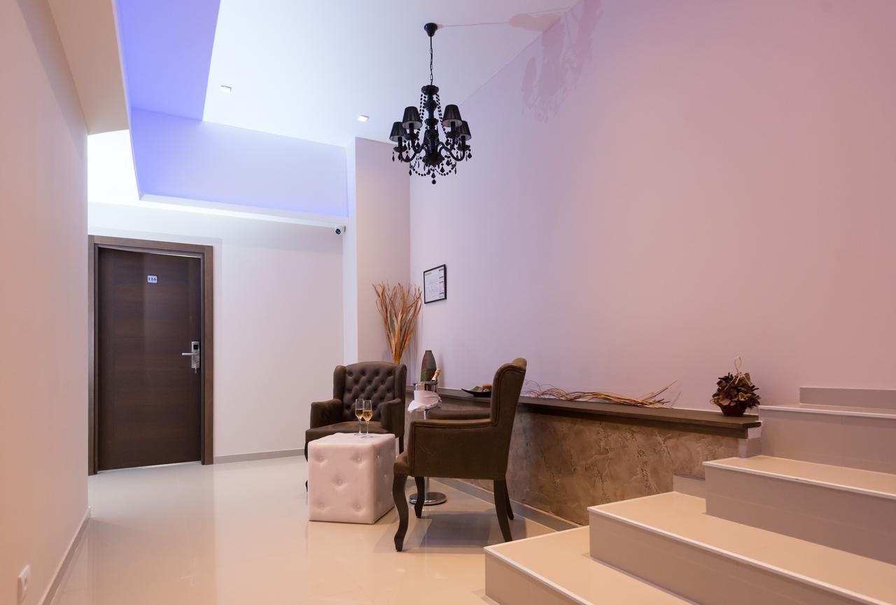 Hotel Crystal Pecinci Ngoại thất bức ảnh