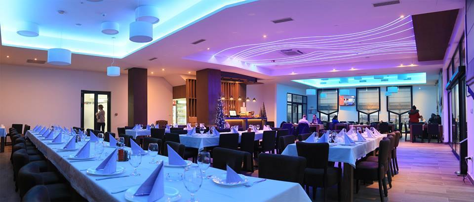 Hotel Crystal Pecinci Ngoại thất bức ảnh