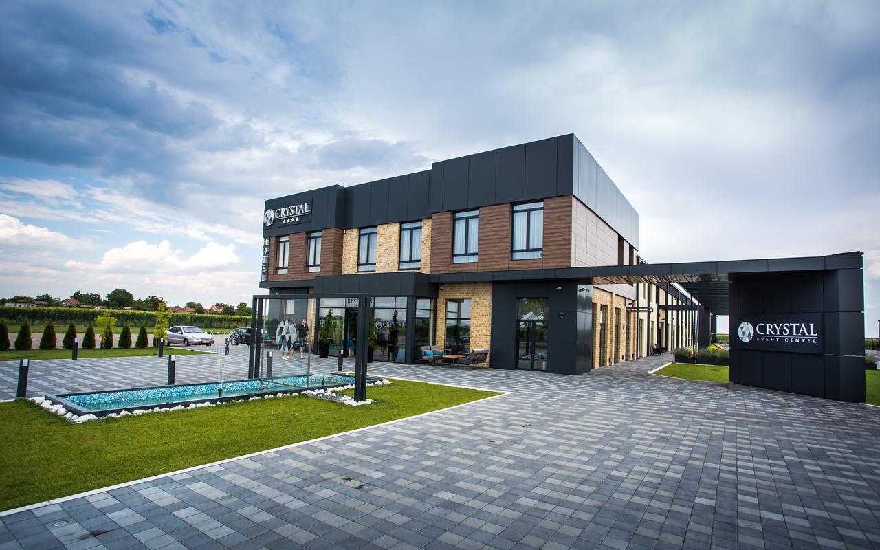 Hotel Crystal Pecinci Ngoại thất bức ảnh